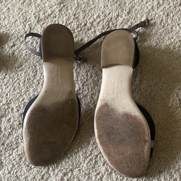 Cute bronze SALVATORE FERRAGAMO sandals. Sz 6.5 - Picture 2 of 4